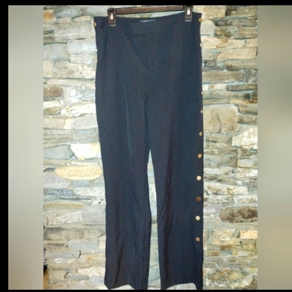 Romeo And Juliet Couture Black Button-Detail Women's Pants - Picture 9 of 9